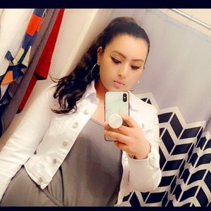 Meet your Posher, Itzel